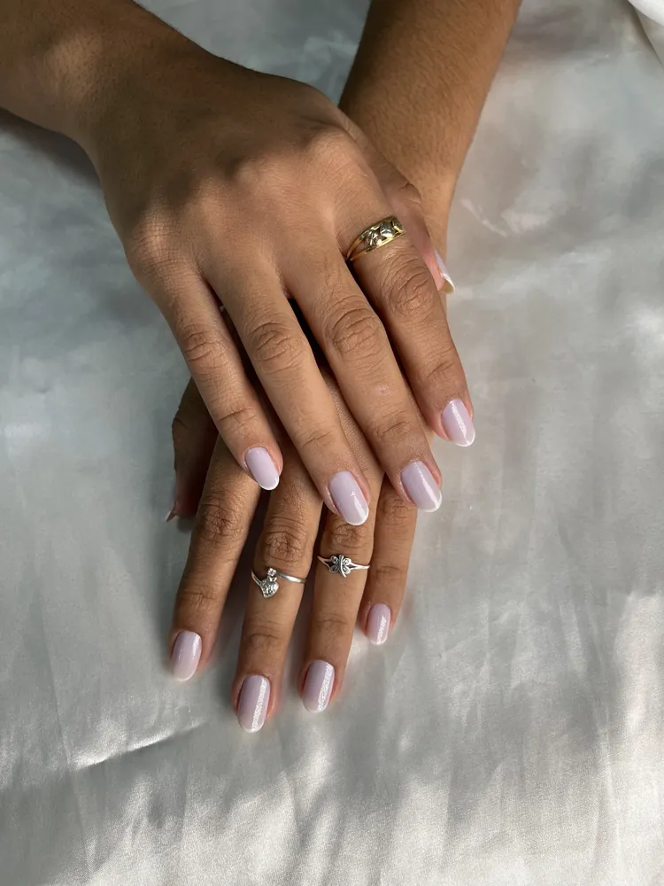 Unhas em gel feitas no Estúdio Charme e Beleza